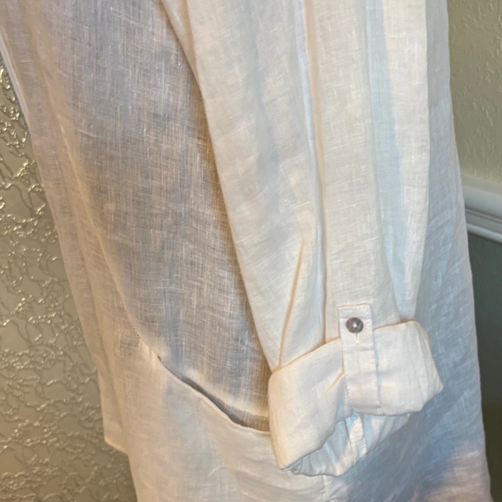 White Button-Up Tunic Top - Picture 7 of 10